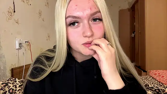 Sophia Blonde online show from 22, 4, 2026