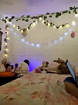 Snapshot of LASEXbellaX chatting on 7, 5, 2026 LASEXbellaX online show from 7, 5, 2026