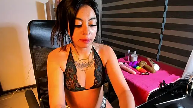 CharlotePetite  online show from 21, 6, 2026