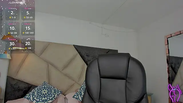 Snapshot of AfroditaVega_ chatting on 17, 6, 2026 AfroditaVega online show from 17, 6, 2026