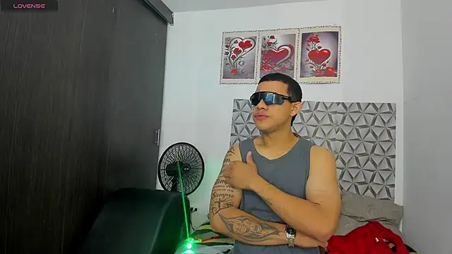 Snapshot of Benjamin_lich chatting on 8, 6, 2026 Benjamin lich online show from 8, 6, 2026