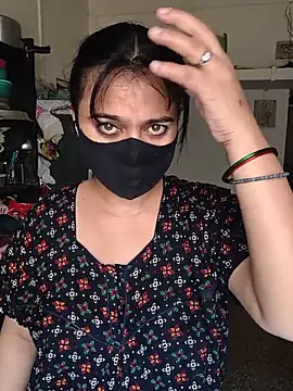 HeartlessGirl online show from 17, 5, 2026
