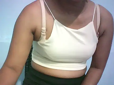 Snapshot of CreamyHotPussy4u chatting on 4, 4, 2026 CreamyHotPussy4u online show from 4, 4, 2026