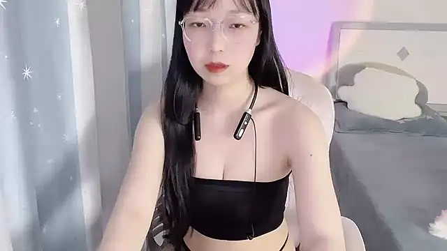 Snapshot of Anya-2026 chatting on 15, 4, 2026 Anya-2026 online show from 15, 4, 2026