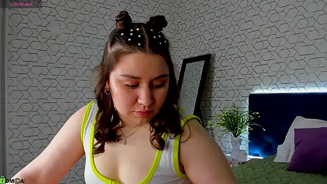 Snapshot of Maya_Raay chatting on 19, 4, 2026 Maya Raay online show from 19, 4, 2026