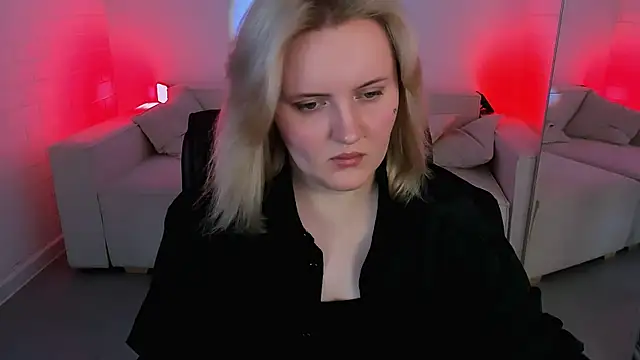 Snapshot of KathyBriggs chatting on 5, 4, 2026 KathyBriggs online show from 5, 4, 2026