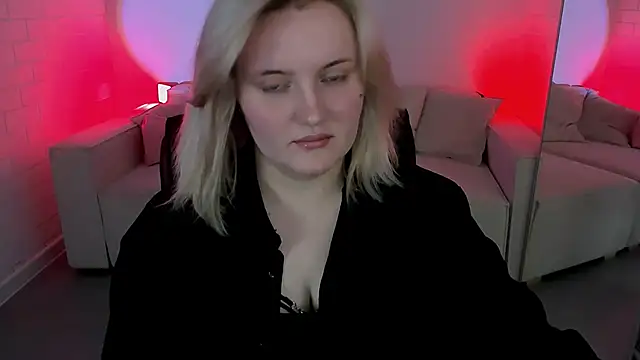 Snapshot of KathyBriggs chatting on 6, 4, 2026 KathyBriggs online show from 6, 4, 2026