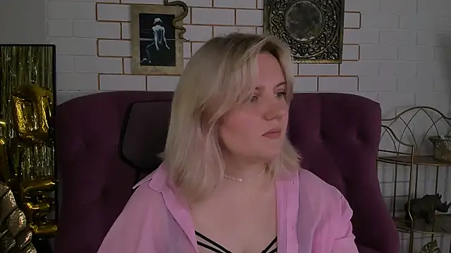 Snapshot of KathyBriggs chatting on 15, 4, 2026 KathyBriggs online show from 15, 4, 2026