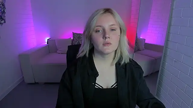 Snapshot of KathyBriggs chatting on 20, 4, 2026 KathyBriggs online show from 20, 4, 2026