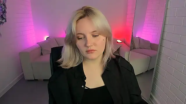 Snapshot of KathyBriggs chatting on 22, 4, 2026 KathyBriggs online show from 22, 4, 2026