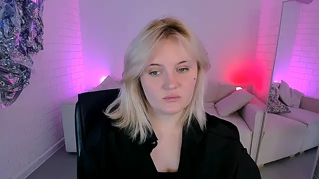 Snapshot of KathyBriggs chatting on 26, 4, 2026 KathyBriggs online show from 26, 4, 2026