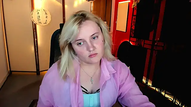 Snapshot of KathyBriggs chatting on 19, 6, 2026 KathyBriggs online show from 19, 6, 2026