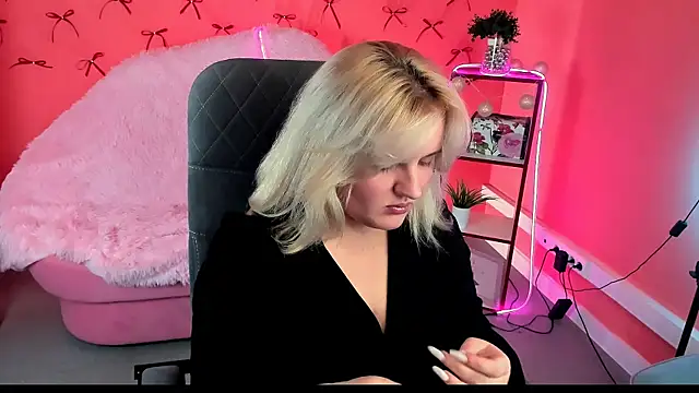 Snapshot of KathyBriggs chatting on 26, 6, 2026 KathyBriggs online show from 26, 6, 2026