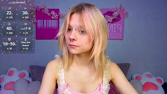 Snapshot of PerryKitty chatting on 3, 5, 2026 PerryKitty online show from 3, 5, 2026