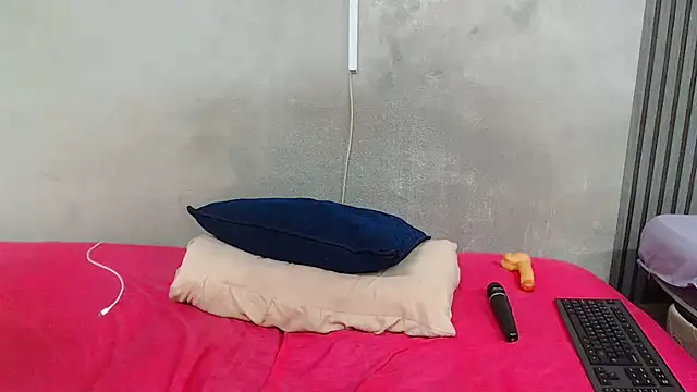 kinkynaghty online show from 7, 5, 2026