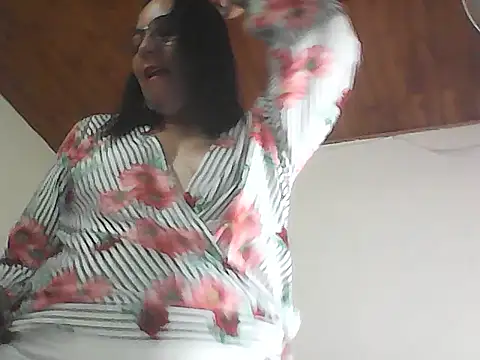 Snapshot of roxanne_xxx chatting on 13, 4, 2026 roxanne xxx online show from 13, 4, 2026