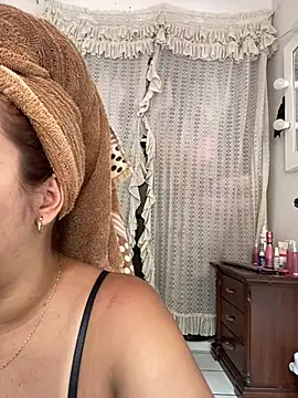 Snapshot of victoria_luxx_ chatting on 15, 4, 2026 victoria luxx online show from 15, 4, 2026