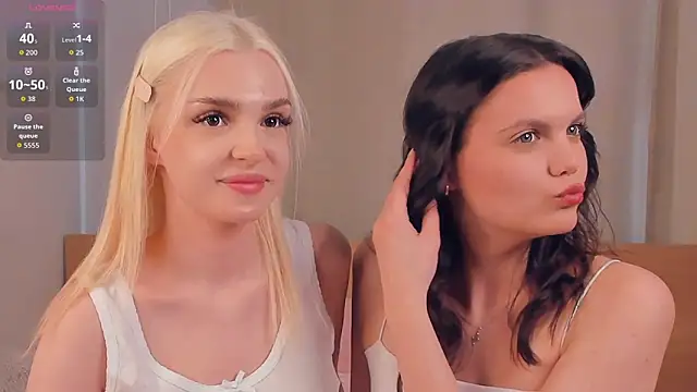 JuliannPaysour online show from 8, 4, 2026