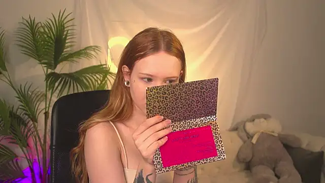 Snapshot of zoeforrd chatting on 5, 5, 2026 zoeforrd online show from 5, 5, 2026