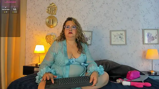 Snapshot of Martinacurvy_ chatting on 5, 6, 2026 Martinacurvy online show from 5, 6, 2026