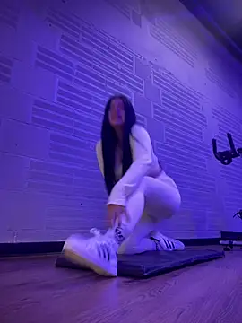 Snapshot of Cami_olarte chatting on 6, 4, 2026 Cami olarte online show from 6, 4, 2026