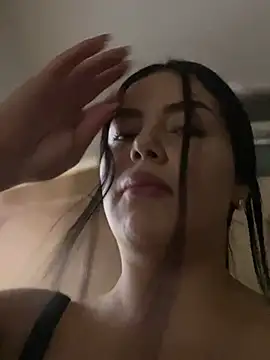 Snapshot of Cami_olarte chatting on 9, 4, 2026 Cami olarte online show from 9, 4, 2026