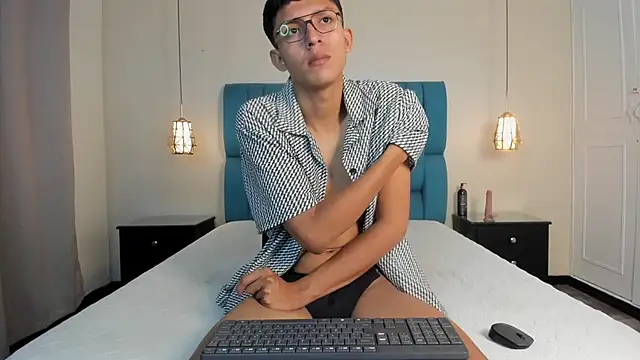 Ian  Fire online show from 4, 4, 2026