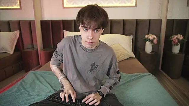 Snapshot of DaveBevy chatting on 26, 5, 2026 DaveBevy online show from 26, 5, 2026
