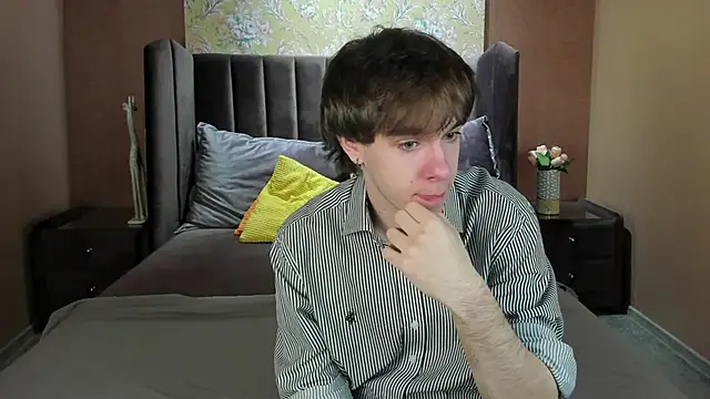 Snapshot of DaveBevy chatting on 4, 6, 2026 DaveBevy online show from 4, 6, 2026