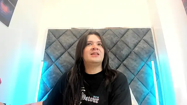 Snapshot of MatthewDavis_ chatting on 5, 4, 2026 MatthewDavis online show from 5, 4, 2026