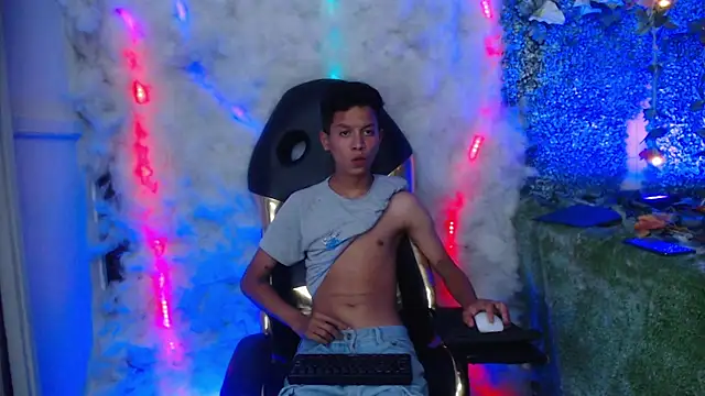 Snapshot of camilo_hott3 chatting on 26, 3, 2026 camilo hott3 online show from 26, 3, 2026