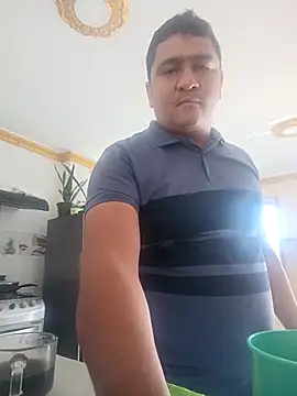 Snapshot of luis20212 chatting on 5, 4, 2026 luis20212 online show from 5, 4, 2026
