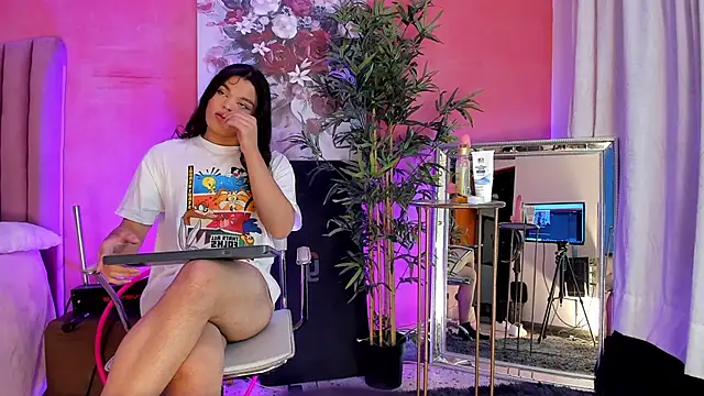 Snapshot of LexyNova_ chatting on 19, 4, 2026 LexyNova online show from 19, 4, 2026