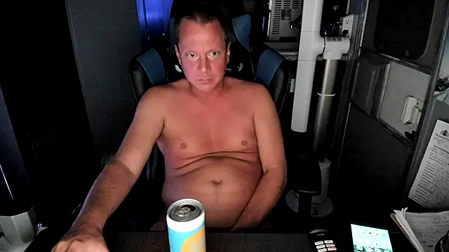 Snapshot of USAPartyBoy420 chatting on 2, 8, 2026 USAPartyBoy420 online show from 2, 8, 2026