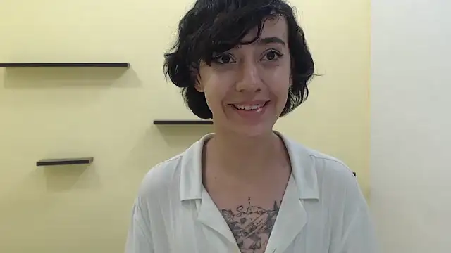 Snapshot of romina_white18 chatting on 10, 4, 2026 romina white18 online show from 10, 4, 2026