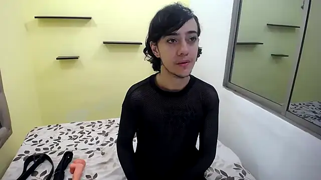 Snapshot of romina_white18 chatting on 13, 5, 2026 romina white18 online show from 13, 5, 2026