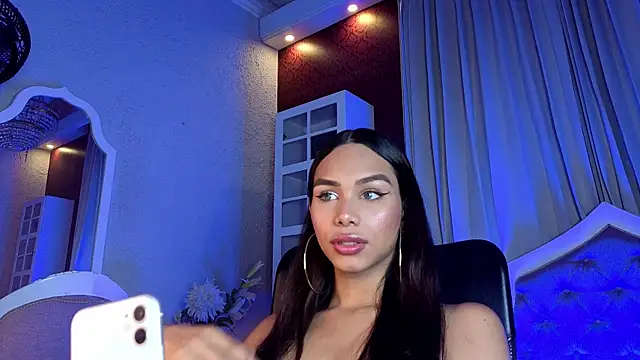 Snapshot of KristinaGriner chatting on 6, 5, 2026 KristinaGriner online show from 6, 5, 2026