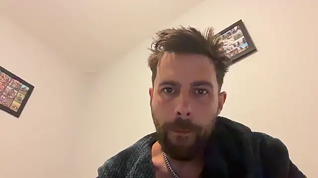 Snapshot of DaveRoyale chatting on 17, 4, 2026 DaveRoyale online show from 17, 4, 2026