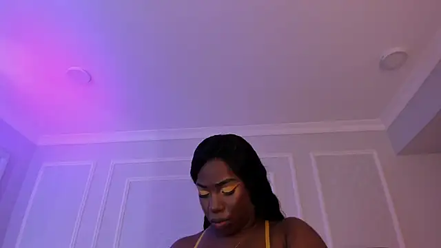 Snapshot of IrisJones_ chatting on 3, 7, 2026 IrisJones online show from 3, 7, 2026