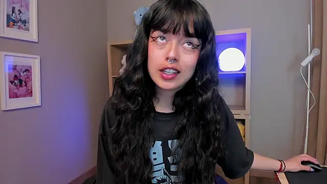 Saphyralux online show from 6, 5, 2026