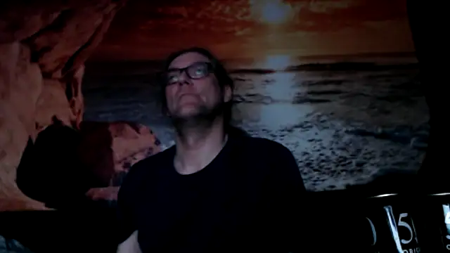 Snapshot of marcmarx0511 chatting on 28, 3, 2026 marcmarx0511 online show from 28, 3, 2026