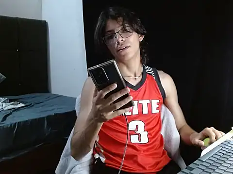 Snapshot of VazacGaming chatting on 21, 4, 2026 VazacGaming online show from 21, 4, 2026
