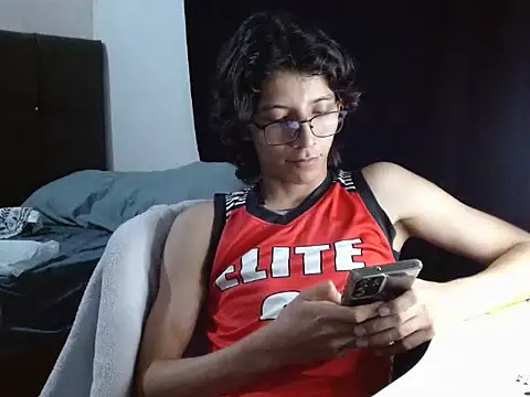 Snapshot of VazacGaming chatting on 21, 4, 2026 VazacGaming online show from 21, 4, 2026