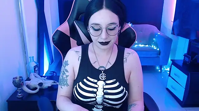 Snapshot of Nyxnocturne chatting on 17, 6, 2026 Nyxnocturne online show from 17, 6, 2026