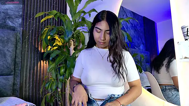 Snapshot of Amaia_aa_ chatting on 15, 4, 2026 Amaia aa online show from 15, 4, 2026