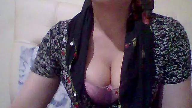 Snapshot of busex25 chatting on 25, 4, 2026 busex25 online show from 25, 4, 2026