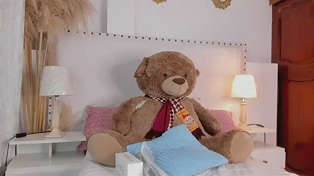 Snapshot of madisson__Stone chatting on 10, 6, 2026 madisson Stone online show from 10, 6, 2026