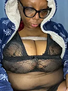 Snapshot of BoobsQueeen chatting on 2, 7, 2026 BoobsQueeen online show from 2, 7, 2026