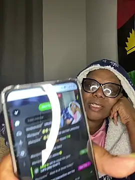 Snapshot of BoobsQueeen chatting on 13, 7, 2026 BoobsQueeen online show from 13, 7, 2026