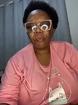 Snapshot of BoobsQueeen chatting on 17, 7, 2026 BoobsQueeen online show from 17, 7, 2026